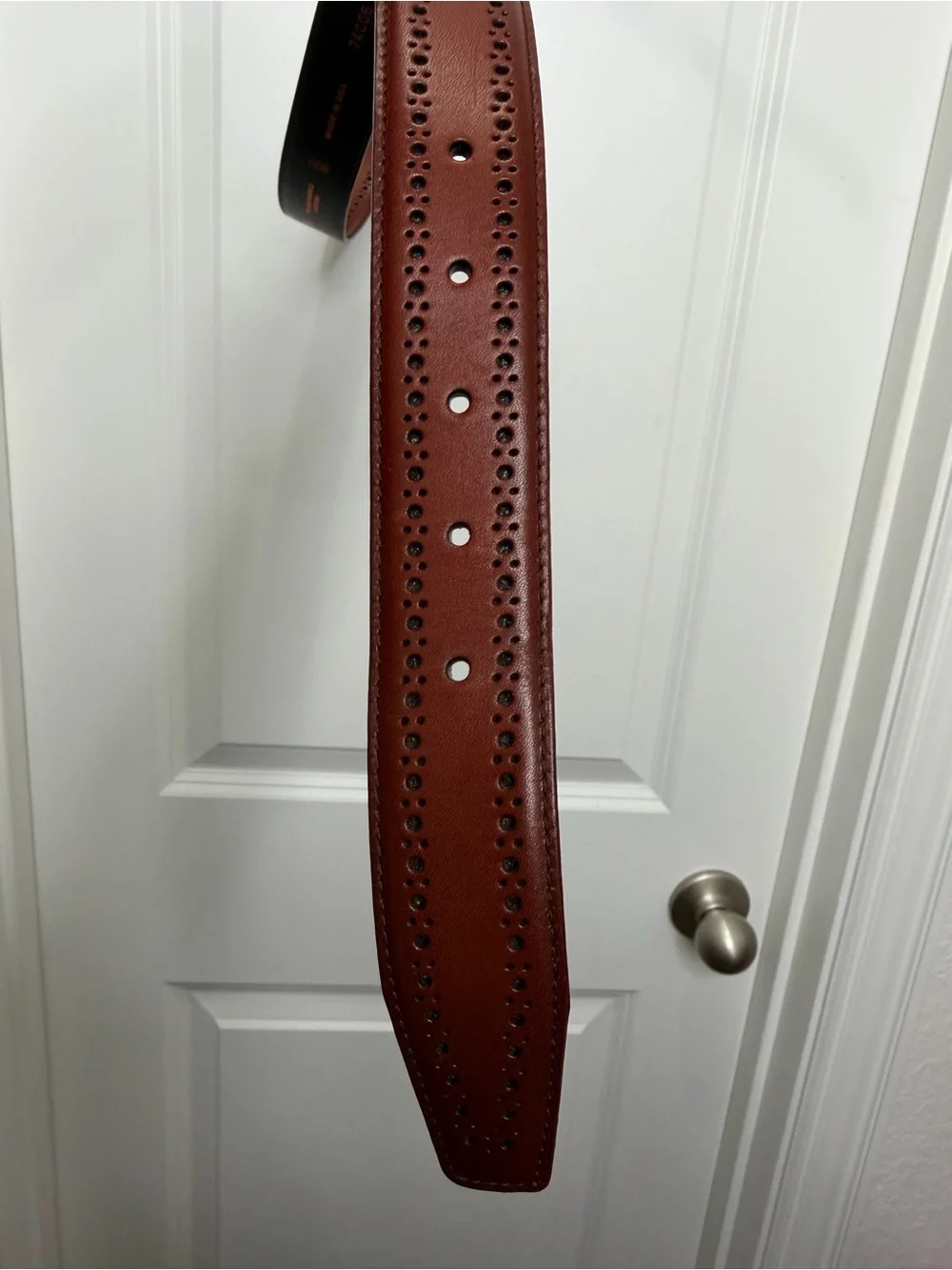 Allen Edmonds Manistee Dress Belt Dark Chili Leather Brogue Size 32